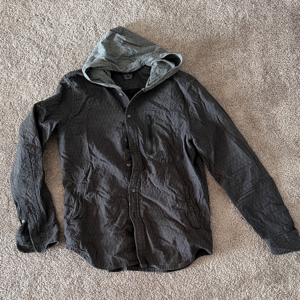 Men’s Oakley Quilted Hooded Button-Front Shirt Jacket in Dark Charcoal